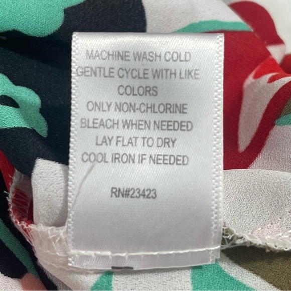 New York & Company Tie at Neck Floral Sleeveless Blouse Small - Picture 7 of 11